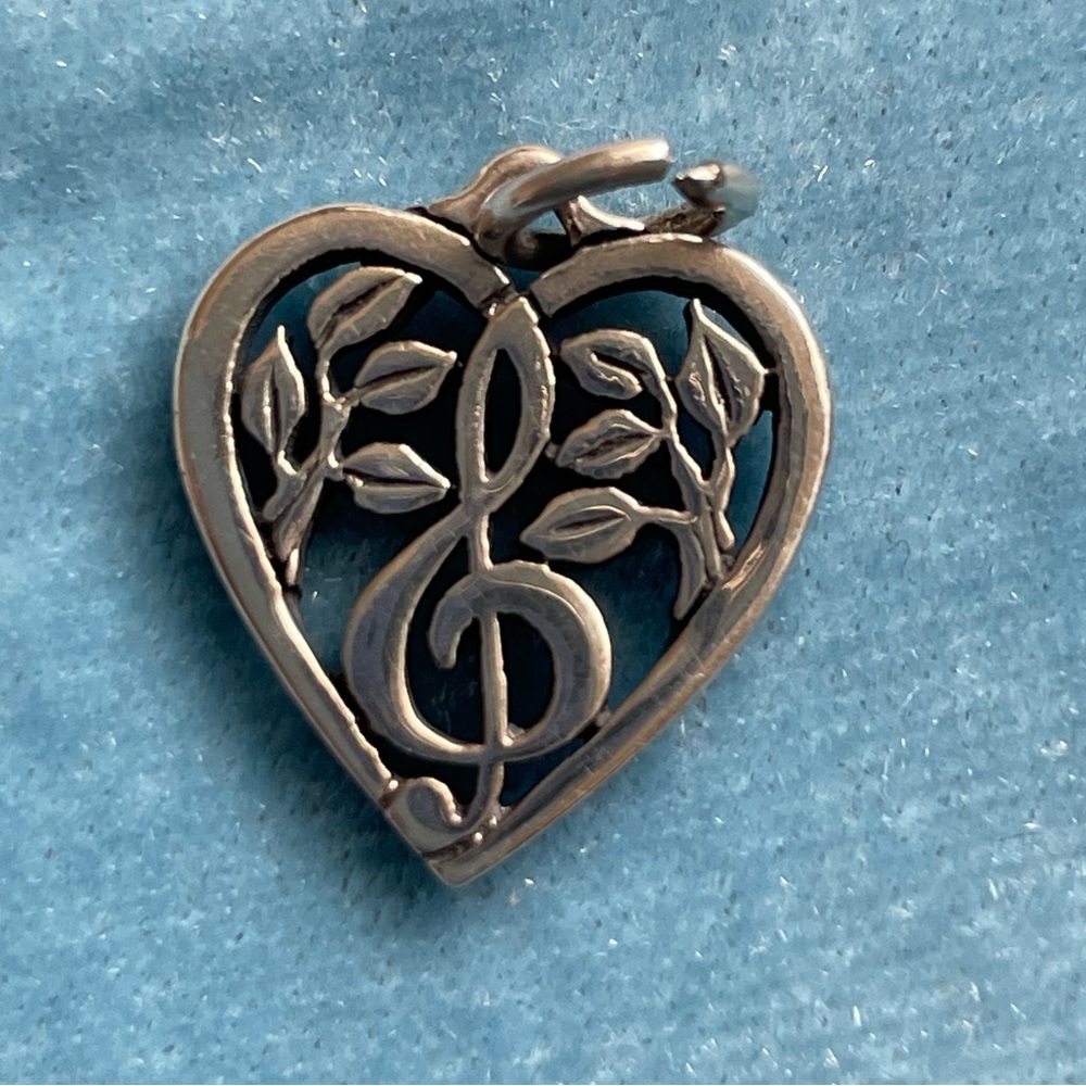 Retired Rare James Avery Musical Note Heart Charm Gem
